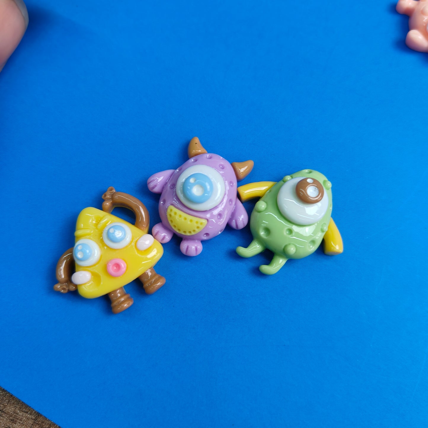 DIY Cream Glue One-Eyed Alien Monster Resin Accessories JC0009SZ