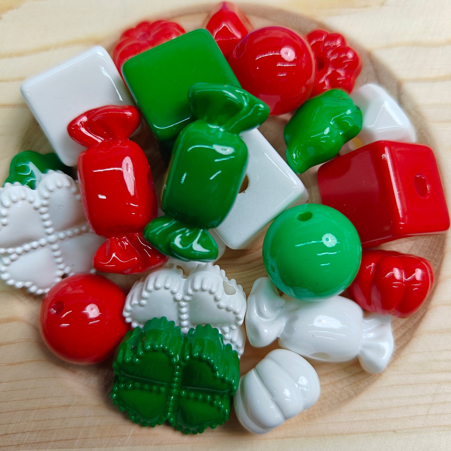 DIY Christmas Series Christmas Gift Mix Candy Four-leaf Clover Pumpkin Square Round Bead Mix Red Green and White Color Mix JC0020ZZ