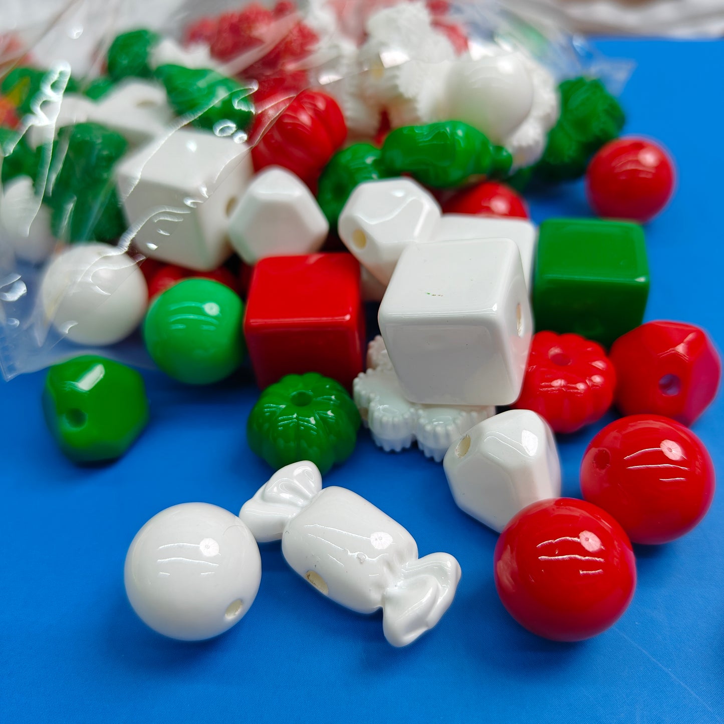 DIY Christmas Series Christmas Gift Mix Candy Four-leaf Clover Pumpkin Square Round Bead Mix Red Green and White Color Mix JC0020ZZ